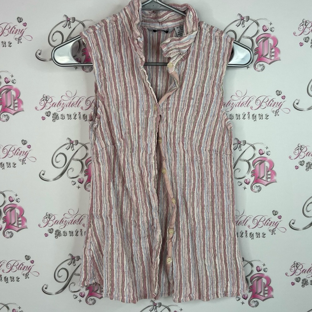 Reitmans button up crinkle vest Pink and White Striped Button-Down Shirt